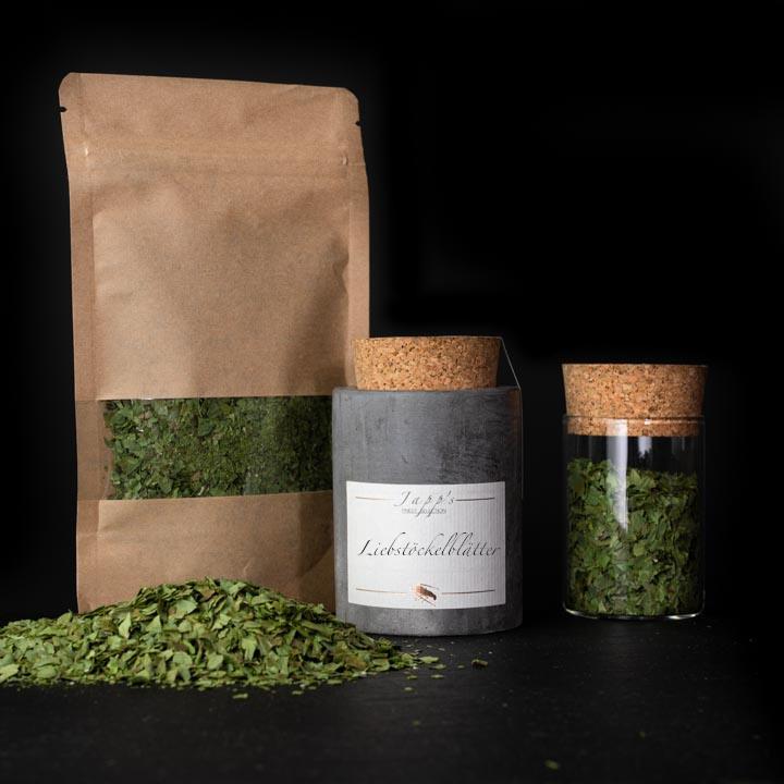 Liebstöckelblätter